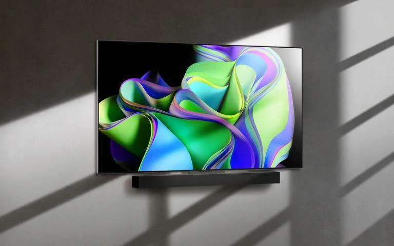 Televizorul fantastic LG C3 OLED 4K este redus cu pana la 1,300 de dolari acum